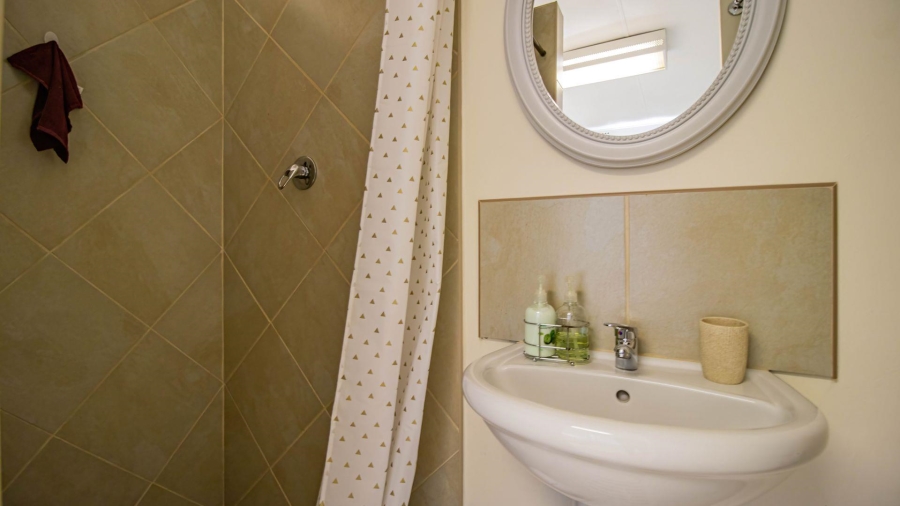 6 Bedroom Property for Sale in Florida Gauteng