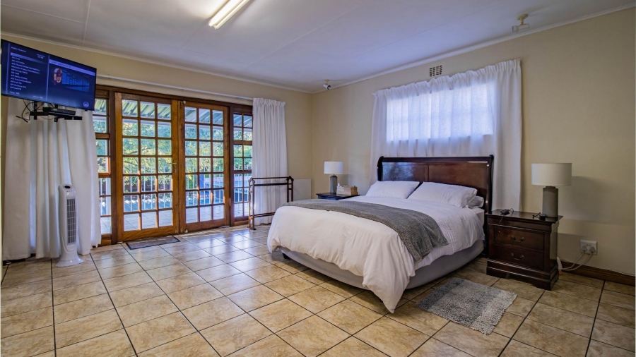 6 Bedroom Property for Sale in Florida Gauteng