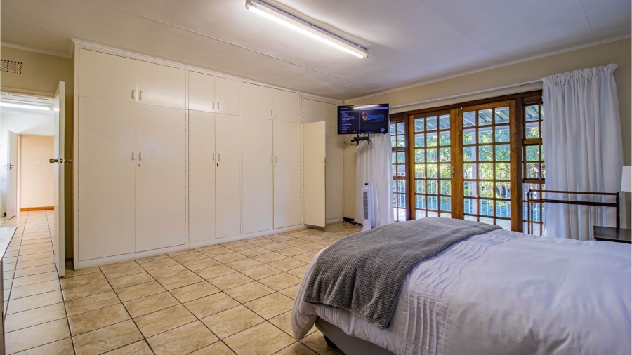 6 Bedroom Property for Sale in Florida Gauteng