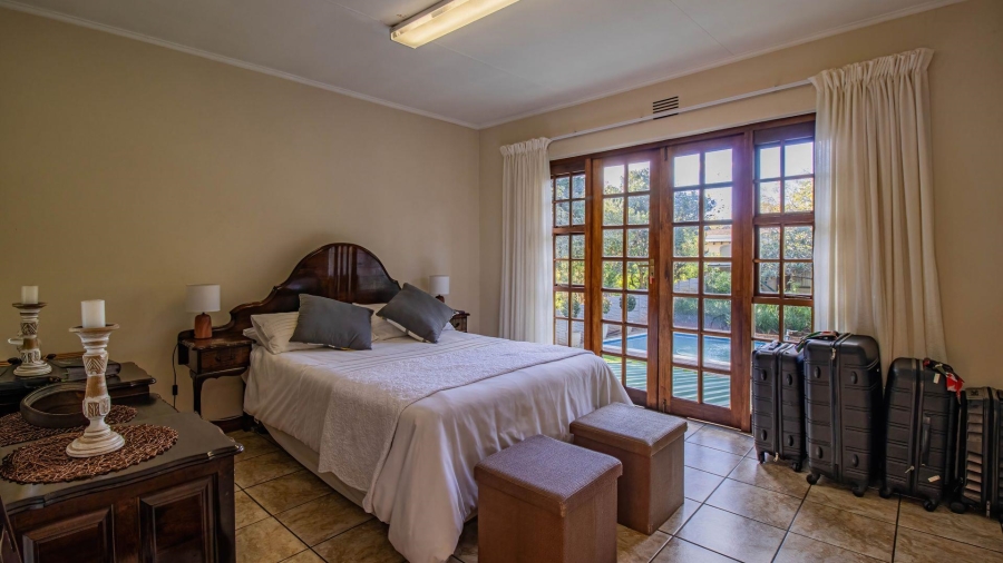 6 Bedroom Property for Sale in Florida Gauteng