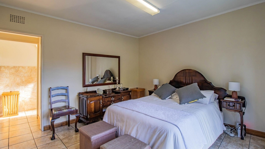 6 Bedroom Property for Sale in Florida Gauteng