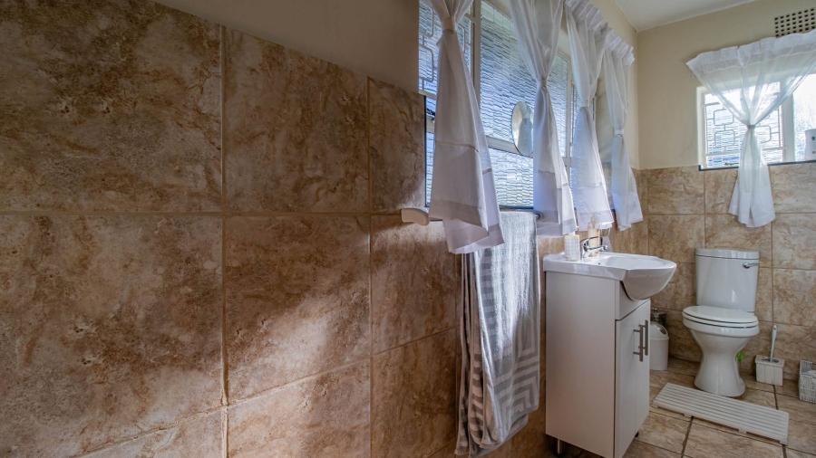 6 Bedroom Property for Sale in Florida Gauteng