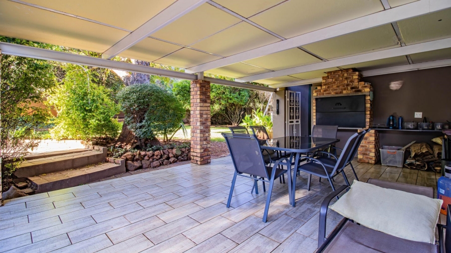 6 Bedroom Property for Sale in Florida Gauteng