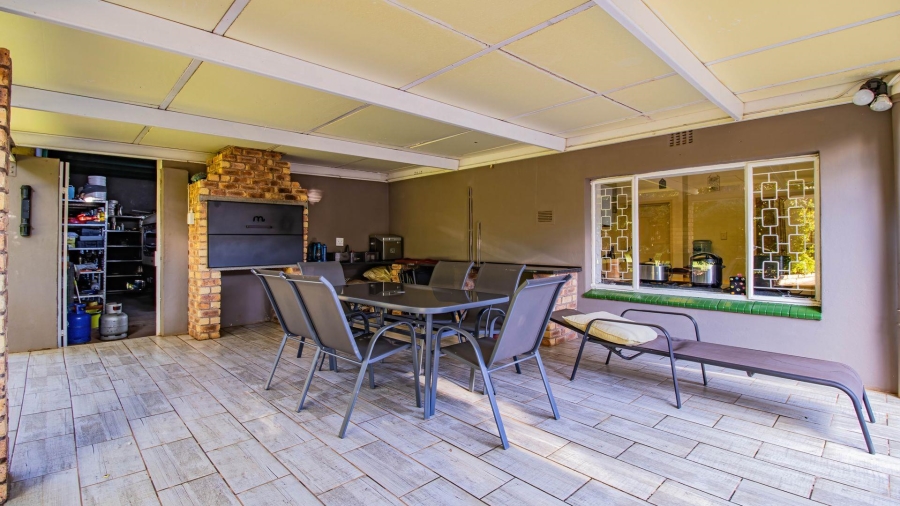 6 Bedroom Property for Sale in Florida Gauteng