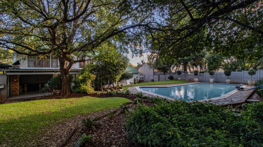 6 Bedroom Property for Sale in Florida Gauteng