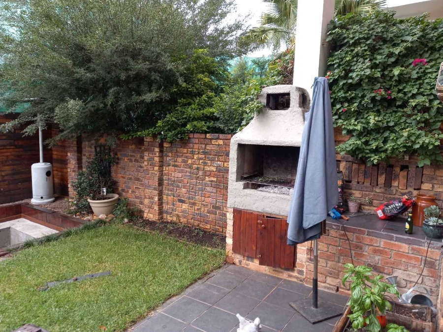 2 Bedroom Property for Sale in Cresta Gauteng