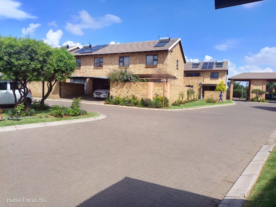3 Bedroom Property for Sale in Brentwood Gauteng
