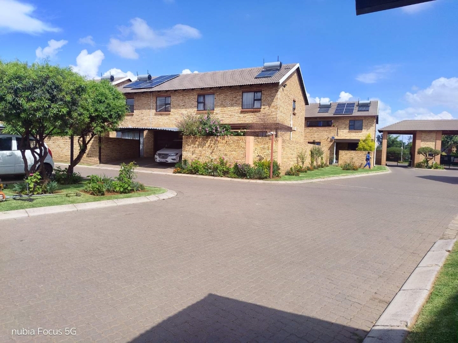 3 Bedroom Property for Sale in Brentwood Gauteng