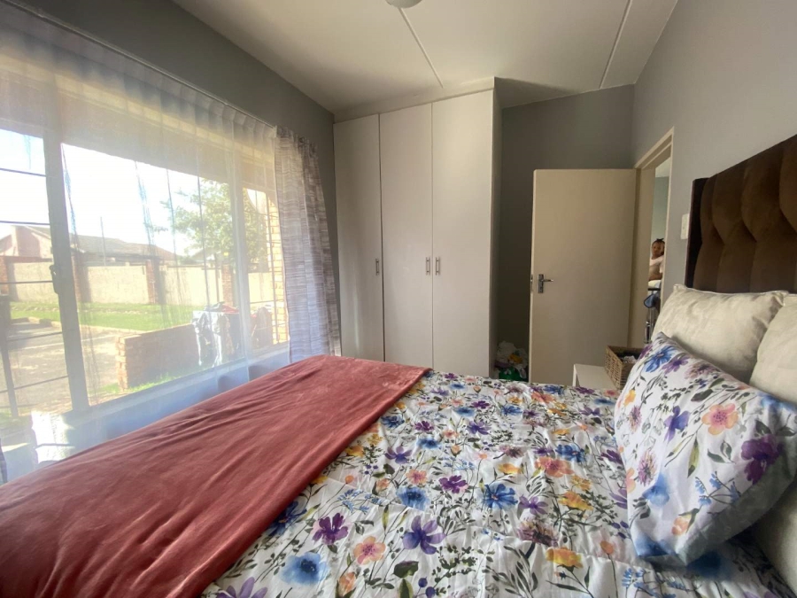 2 Bedroom Property for Sale in Groblerpark Gauteng