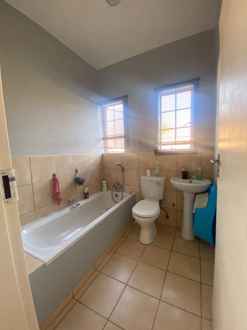2 Bedroom Property for Sale in Groblerpark Gauteng