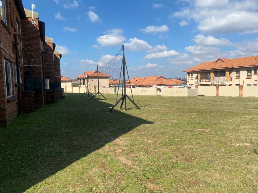 2 Bedroom Property for Sale in Groblerpark Gauteng