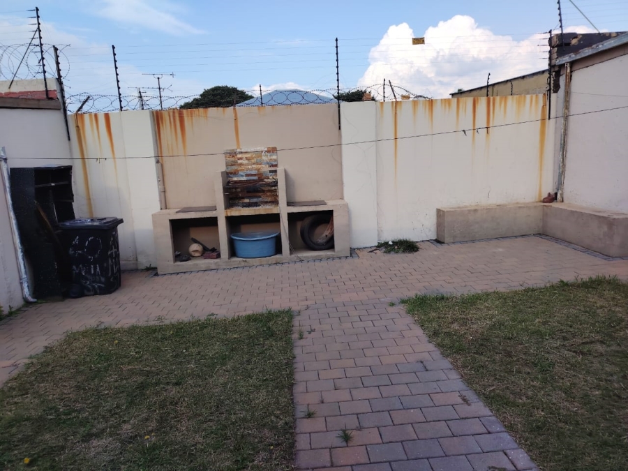 4 Bedroom Property for Sale in Townsview Gauteng
