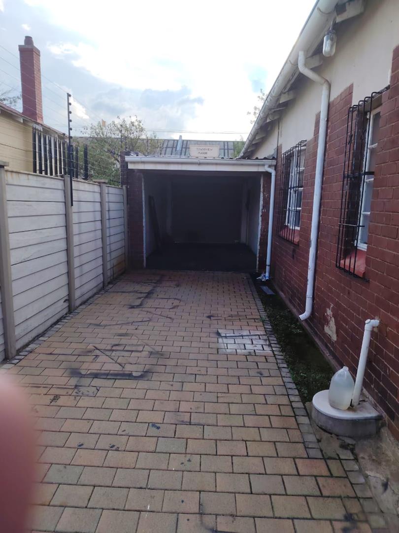 4 Bedroom Property for Sale in Townsview Gauteng