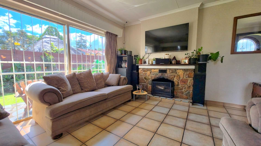 5 Bedroom Property for Sale in Brackendowns Gauteng