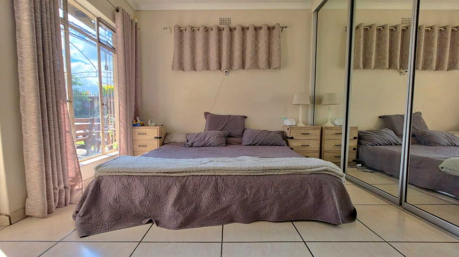 5 Bedroom Property for Sale in Brackendowns Gauteng