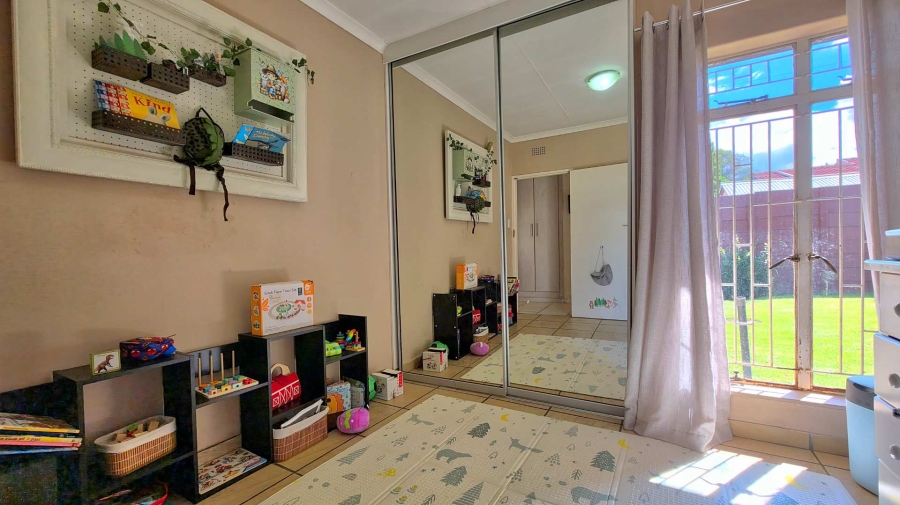 5 Bedroom Property for Sale in Brackendowns Gauteng
