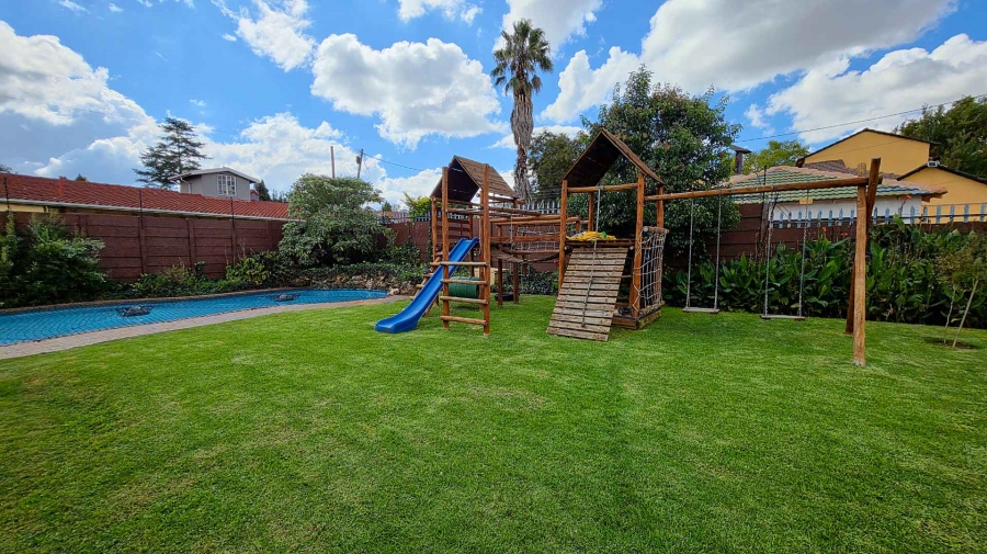 5 Bedroom Property for Sale in Brackendowns Gauteng