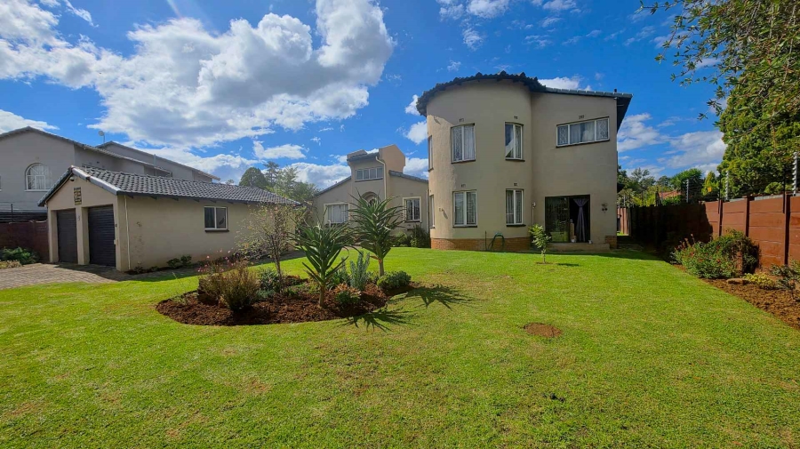 5 Bedroom Property for Sale in Brackendowns Gauteng