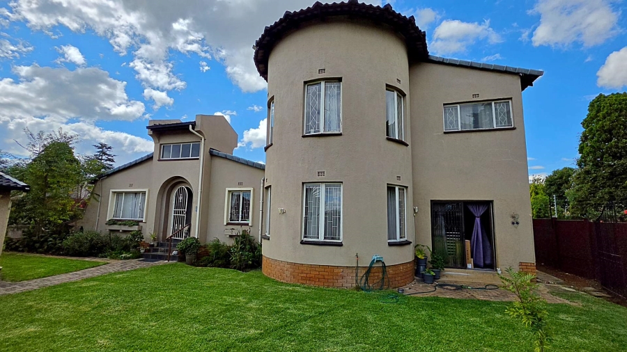 5 Bedroom Property for Sale in Brackendowns Gauteng