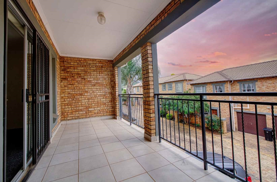 3 Bedroom Property for Sale in Wilgeheuwel Gauteng