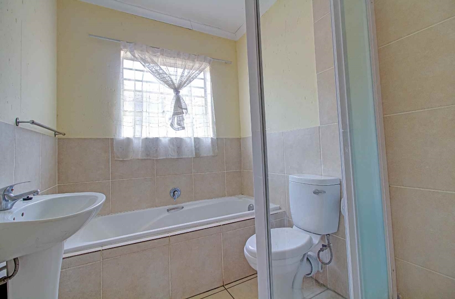 3 Bedroom Property for Sale in Wilgeheuwel Gauteng
