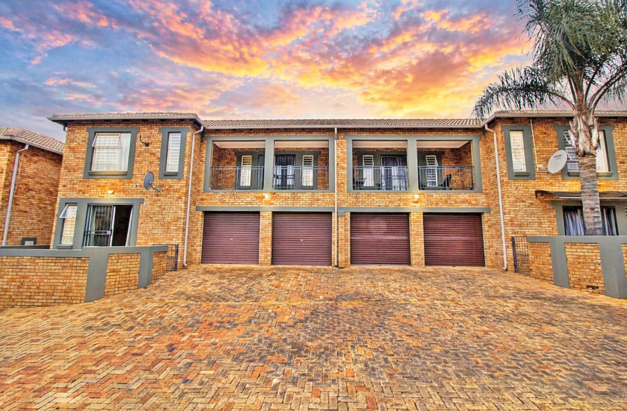 3 Bedroom Property for Sale in Wilgeheuwel Gauteng