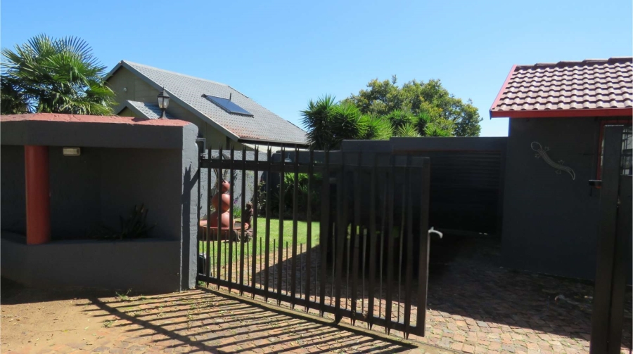 3 Bedroom Property for Sale in Albertsdal Gauteng