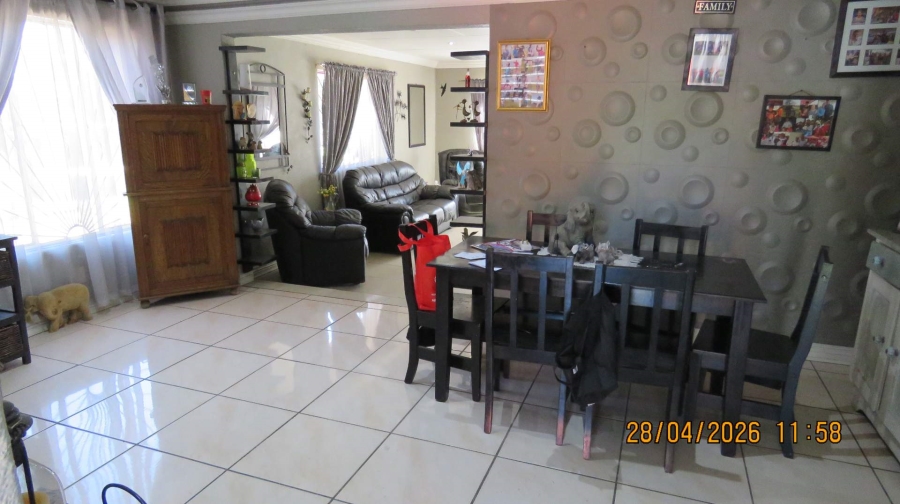 3 Bedroom Property for Sale in Albertsdal Gauteng