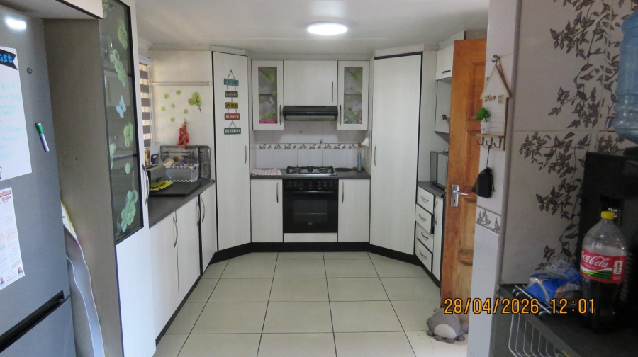 3 Bedroom Property for Sale in Albertsdal Gauteng