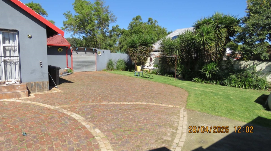 3 Bedroom Property for Sale in Albertsdal Gauteng