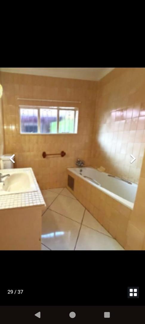 4 Bedroom Property for Sale in Wierdapark Gauteng
