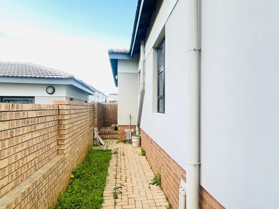 3 Bedroom Property for Sale in Rua Vista Gauteng