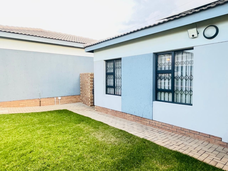 3 Bedroom Property for Sale in Rua Vista Gauteng