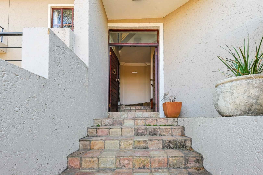 3 Bedroom Property for Sale in Faerie Glen Gauteng