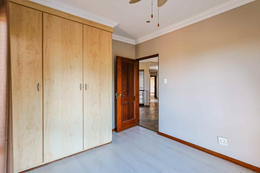 3 Bedroom Property for Sale in Faerie Glen Gauteng