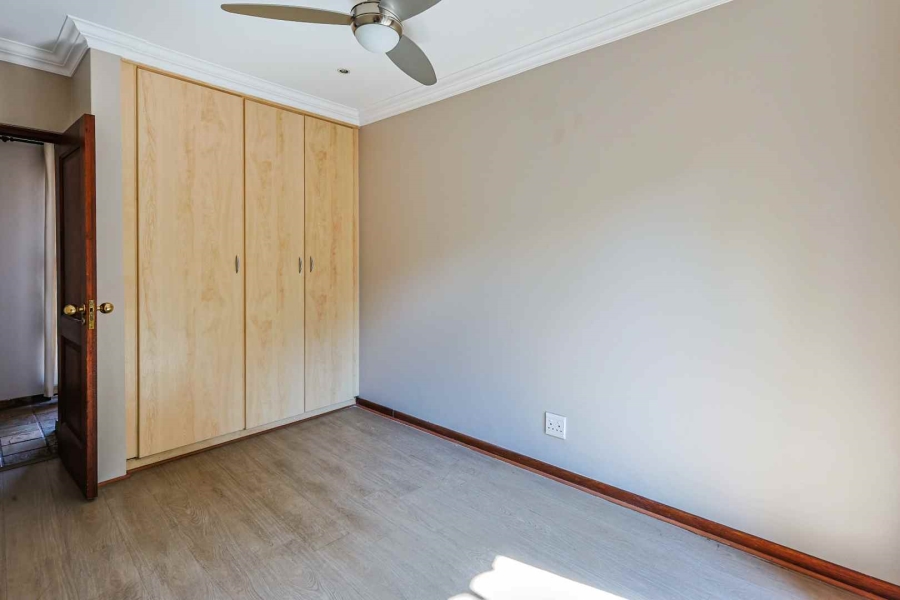 3 Bedroom Property for Sale in Faerie Glen Gauteng