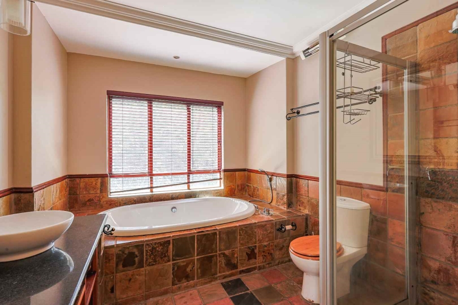 3 Bedroom Property for Sale in Faerie Glen Gauteng