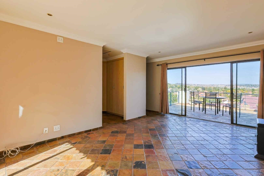 3 Bedroom Property for Sale in Faerie Glen Gauteng