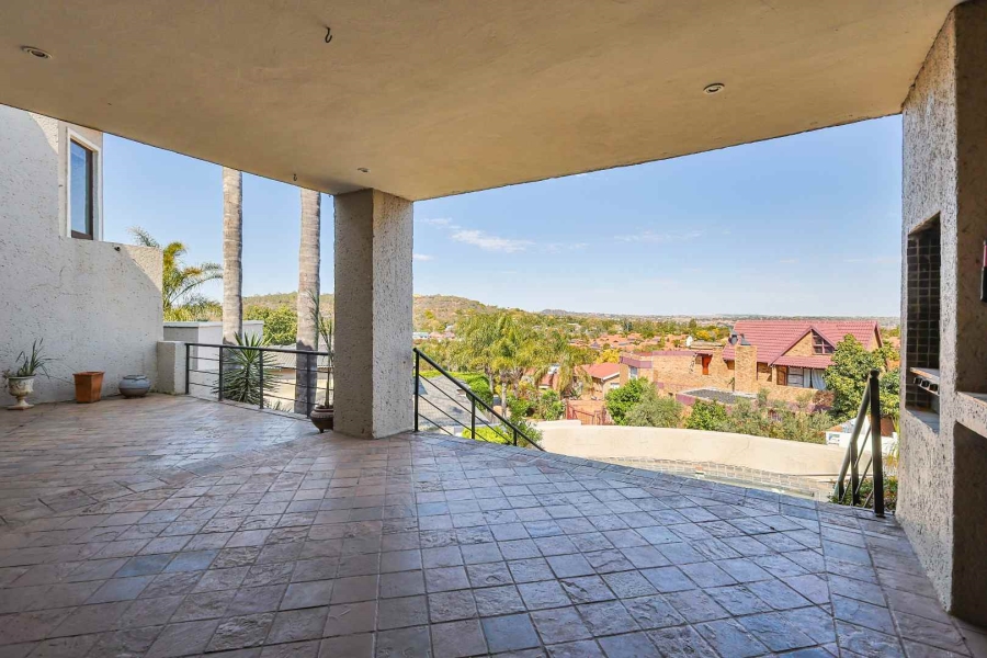 3 Bedroom Property for Sale in Faerie Glen Gauteng