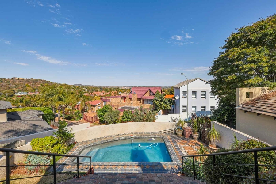 3 Bedroom Property for Sale in Faerie Glen Gauteng