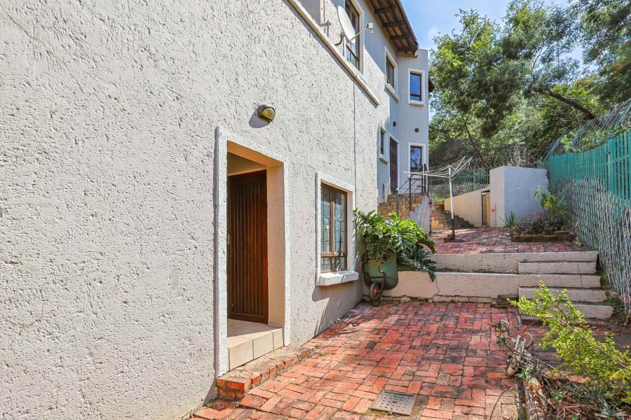 3 Bedroom Property for Sale in Faerie Glen Gauteng