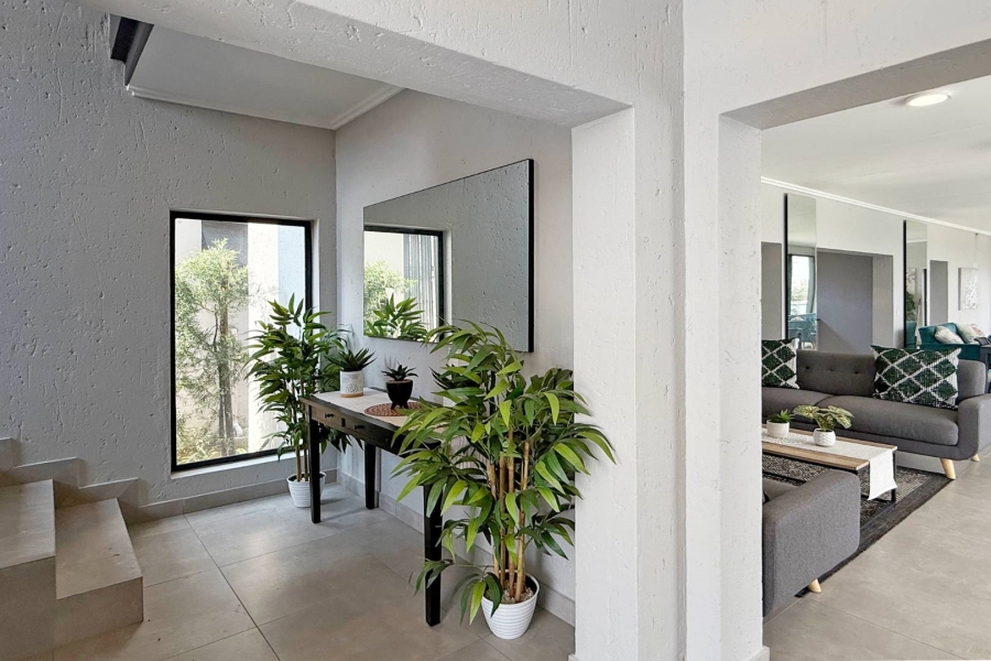 To Let 1 Bedroom Property for Rent in Fourways Gauteng