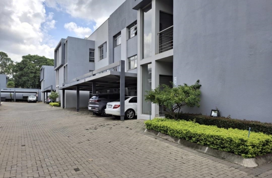 To Let 3 Bedroom Property for Rent in Oaklands Gauteng