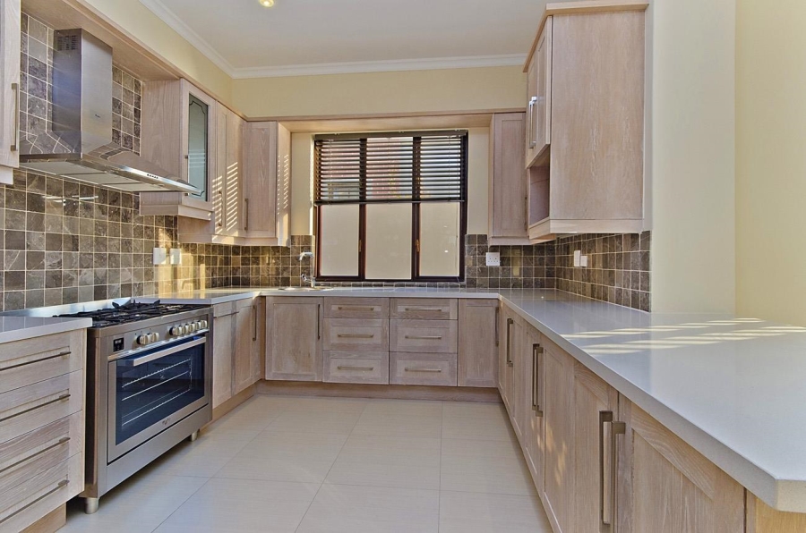 To Let 4 Bedroom Property for Rent in Waterfall Country Village Gauteng