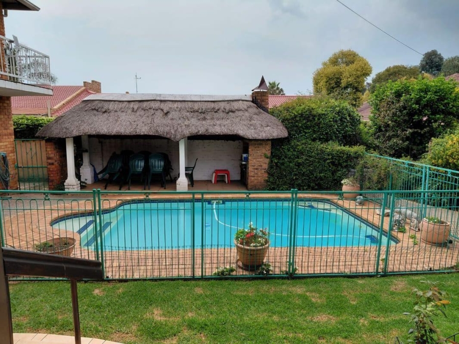 4 Bedroom Property for Sale in Dowerglen Gauteng