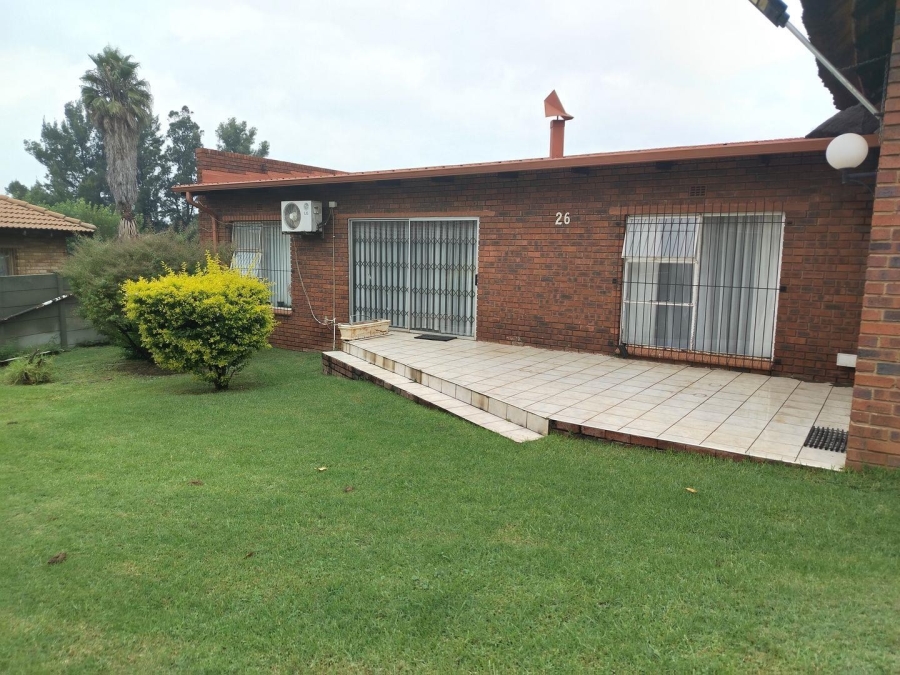 4 Bedroom Property for Sale in Mimosa Park Gauteng
