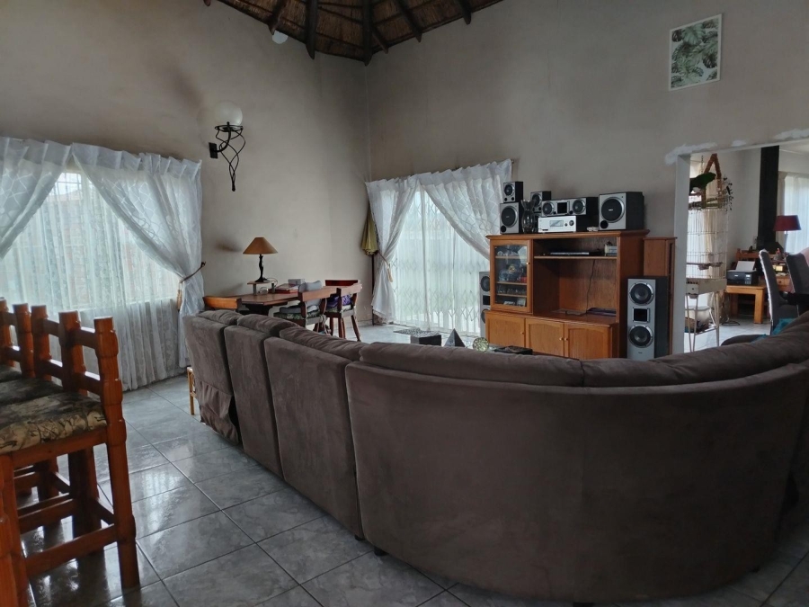 4 Bedroom Property for Sale in Mimosa Park Gauteng