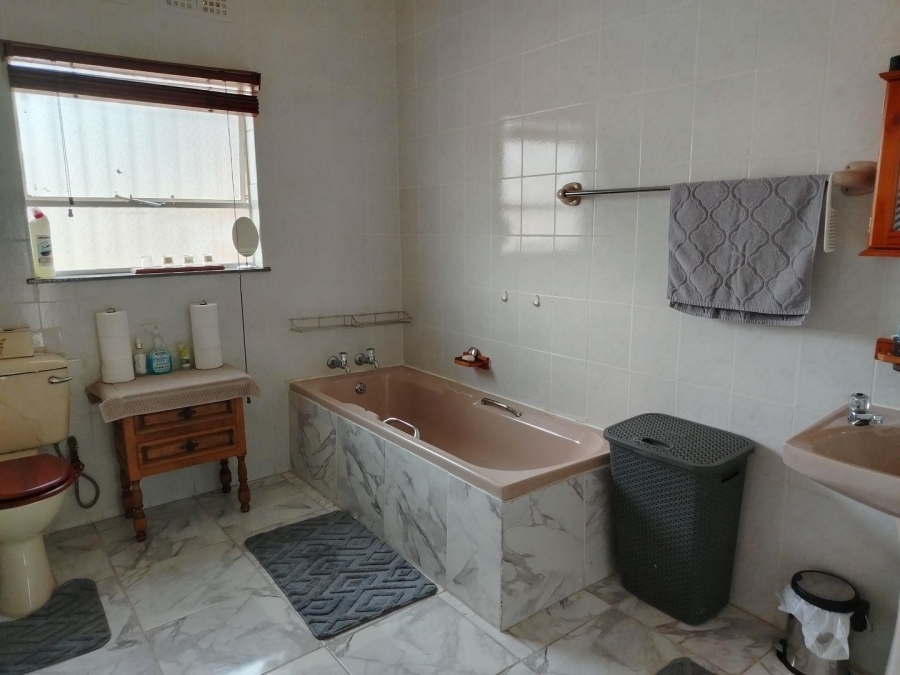 4 Bedroom Property for Sale in Mimosa Park Gauteng
