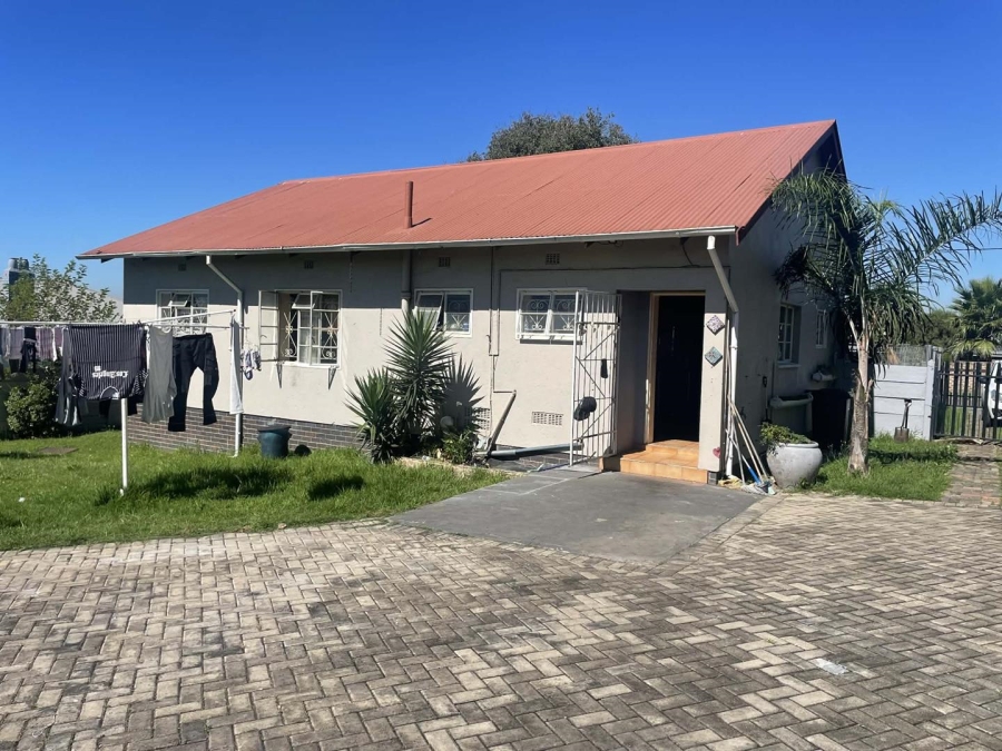 To Let 3 Bedroom Property for Rent in Birchleigh Gauteng