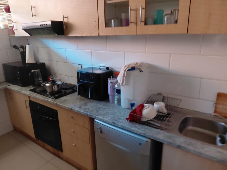 2 Bedroom Property for Sale in Florida Lake Gauteng
